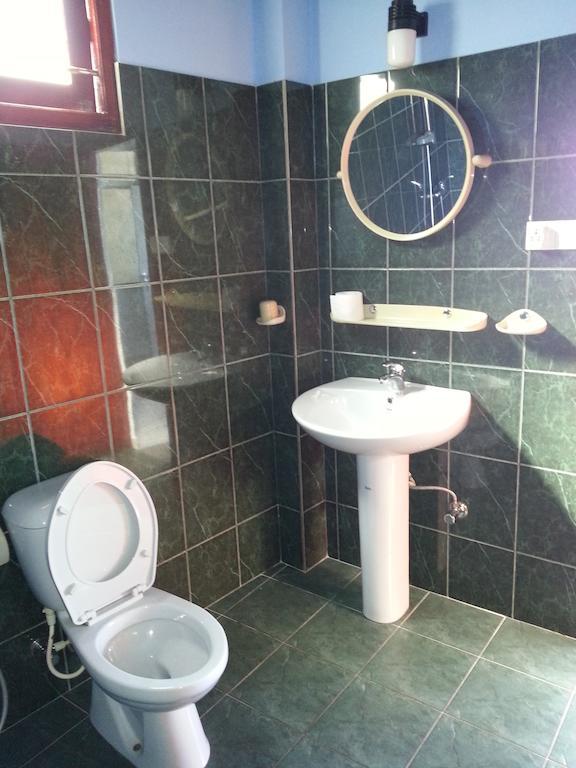 Main Reef Guest House Hikkaduwa Room photo